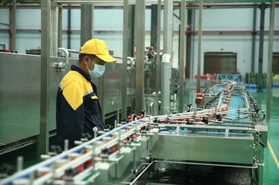 「進園區(qū)&middot;看工業(yè)」水城經開區(qū)貴州初好公司:做足研發(fā)功夫 刺梨加工產品差異化搶占市場